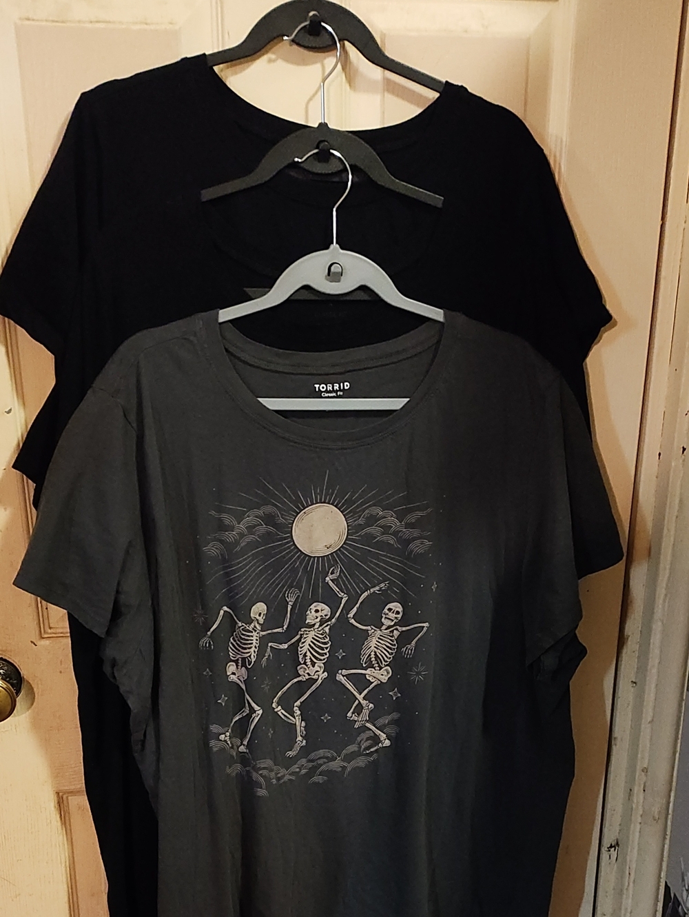 torrid women's  set of 3 character tee  SEE DISCRIPTION